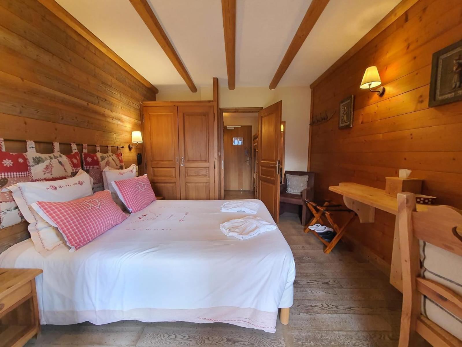 Hotel-Spa Le Morillon Charme & Caractere Εξωτερικό φωτογραφία